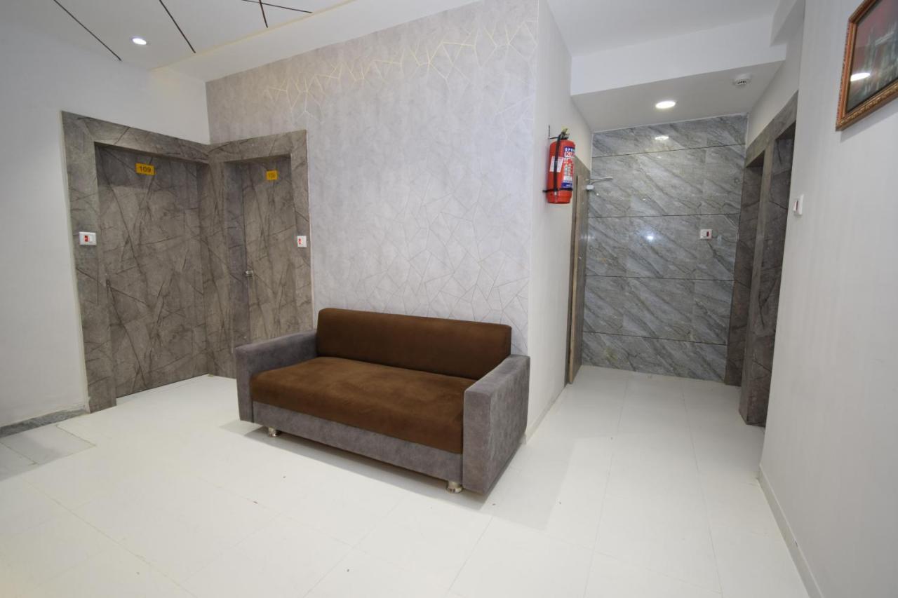 Hotel A1 Vastrapur Ahmedabad Exterior foto