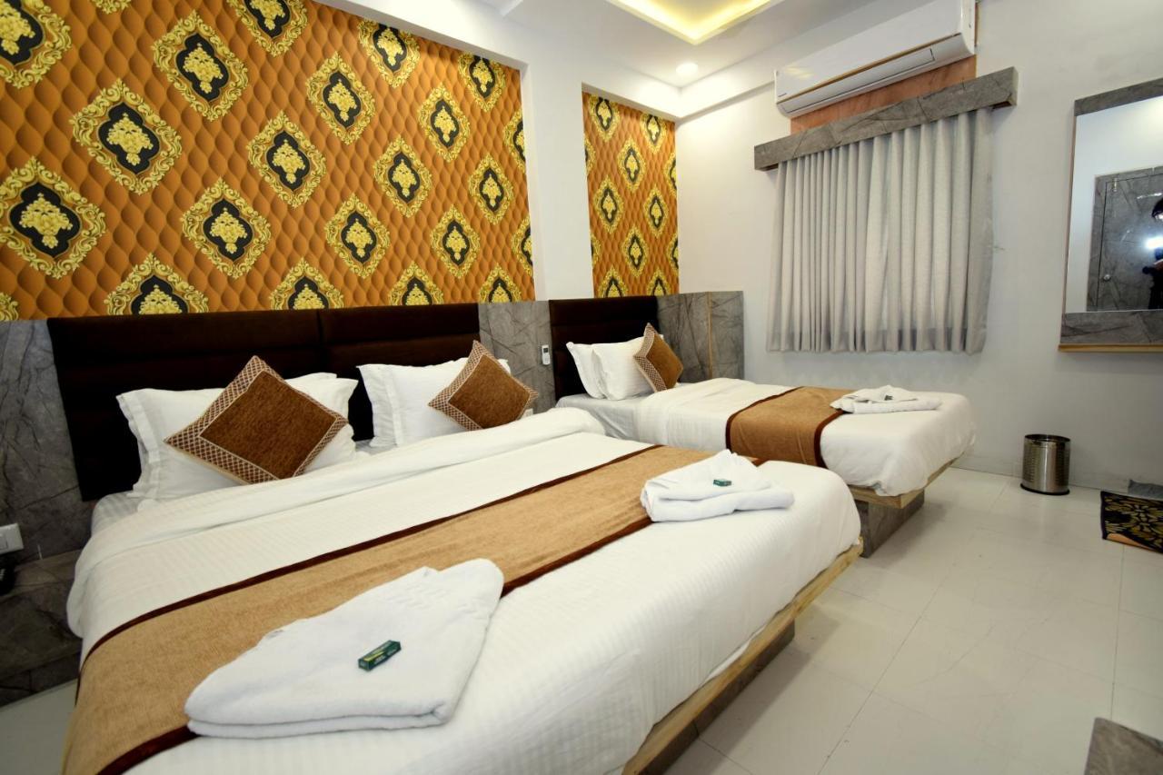 Hotel A1 Vastrapur Ahmedabad Exterior foto