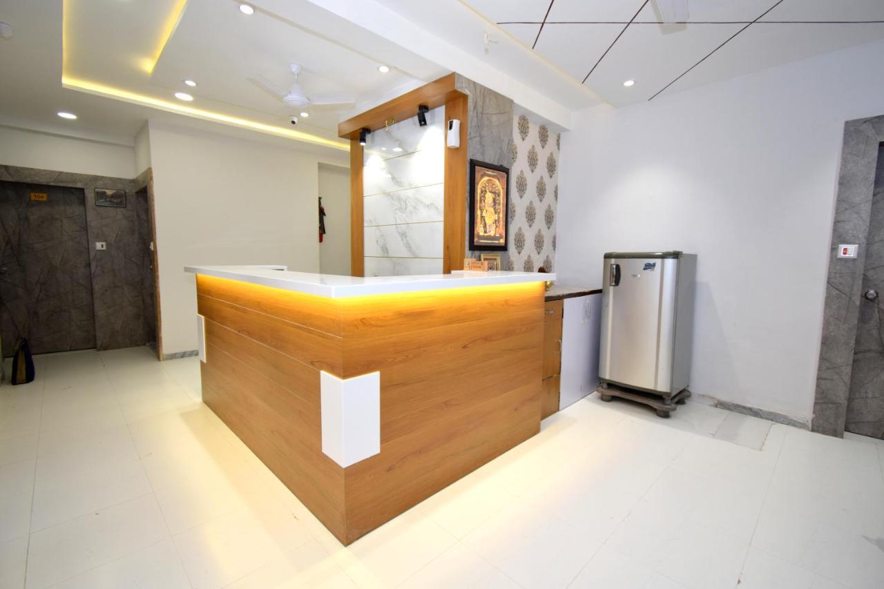 Hotel A1 Vastrapur Ahmedabad Exterior foto